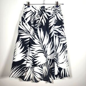 Who What Wear Black White Tropical Wrap Skirt Size 6